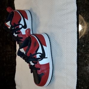 Used Toddler Classic Mid Jordans